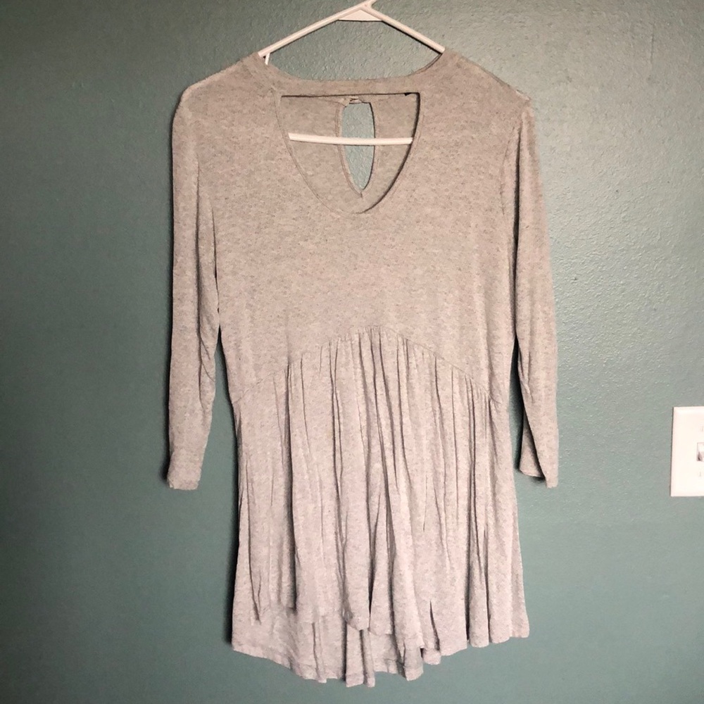 1/4 sleeve peplum top